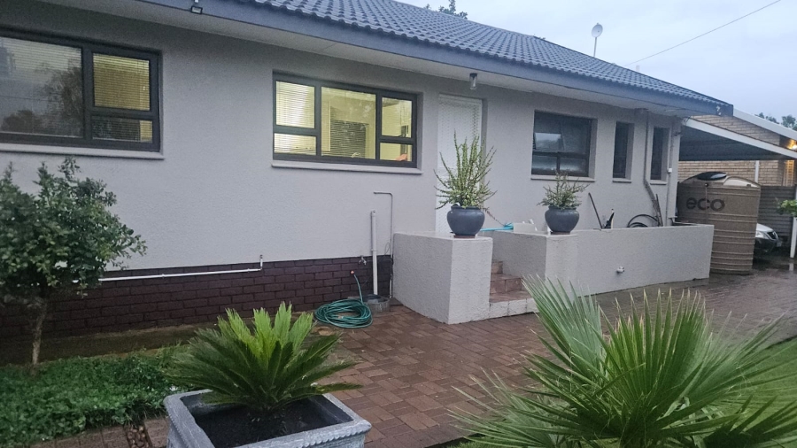 4 Bedroom Property for Sale in Pellissier Free State